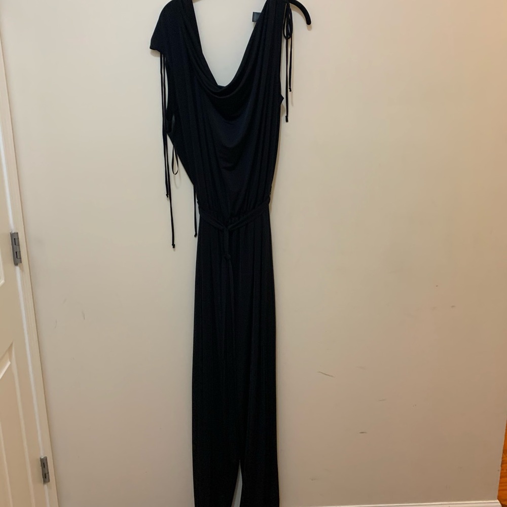 Clothes - Picture 3 of 3